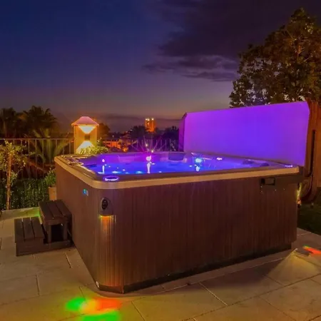 别墅 Andalusian Style With Private Pool & Jacuzzi 马尔韦利亚