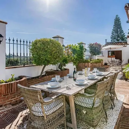 别墅 Andalusian Style With Private Pool & Jacuzzi 马尔韦利亚