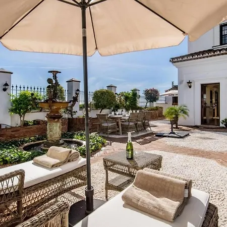 别墅 Andalusian Style With Private Pool & Jacuzzi